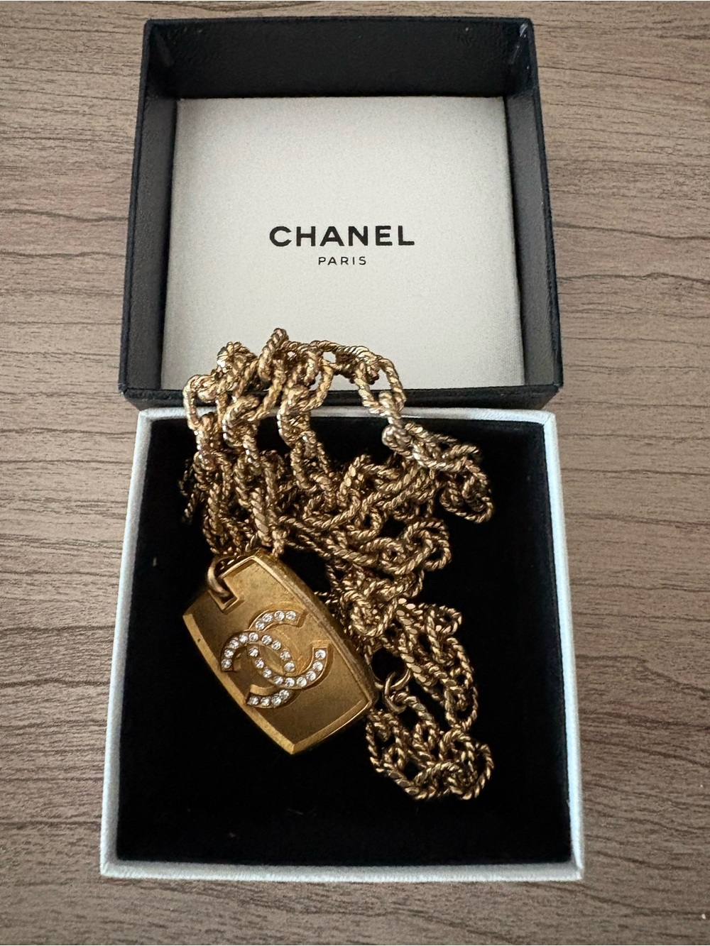 CHANEL vintage Gold-Tone CC Crystal Pendant  Necklace